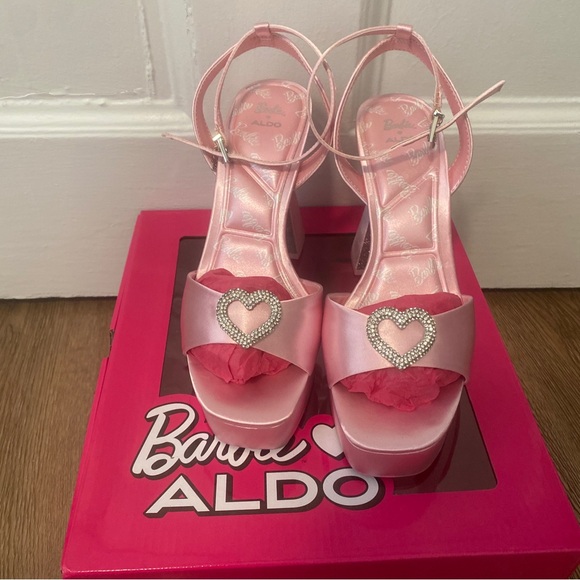 Aldo x Barbie barbiparty heels *never worn* 8.5 - Picture 6 of 9